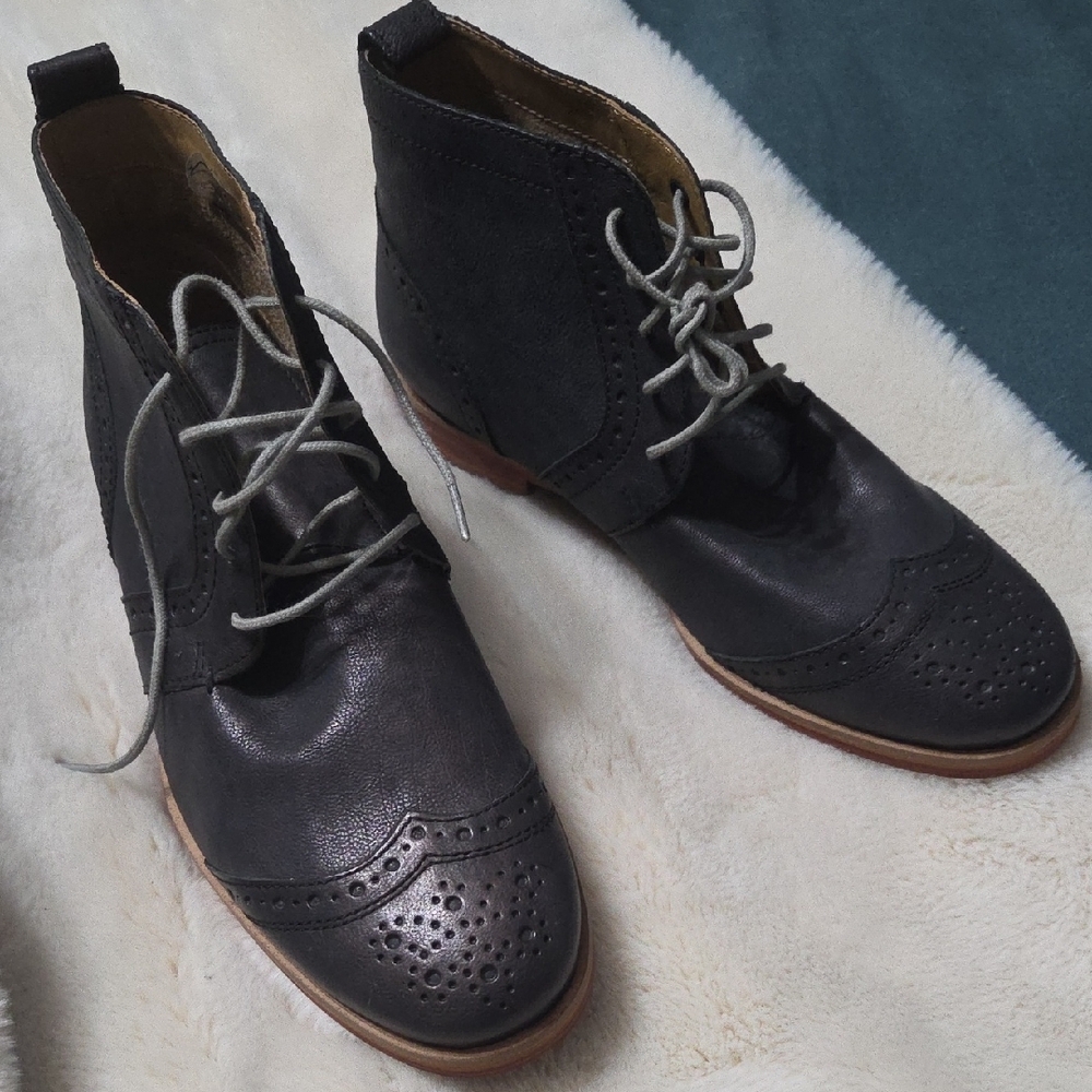 Black Leather Lace-Up Ankle Boots